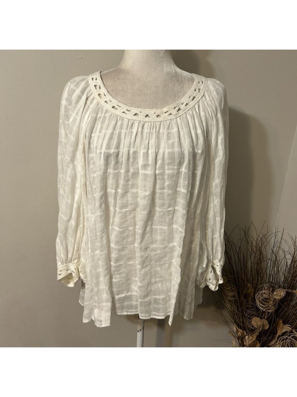 NWT Max Studio Ivory Openwork Bubble Sleeve Top Blouse Crochet Neck Cotton Sz M